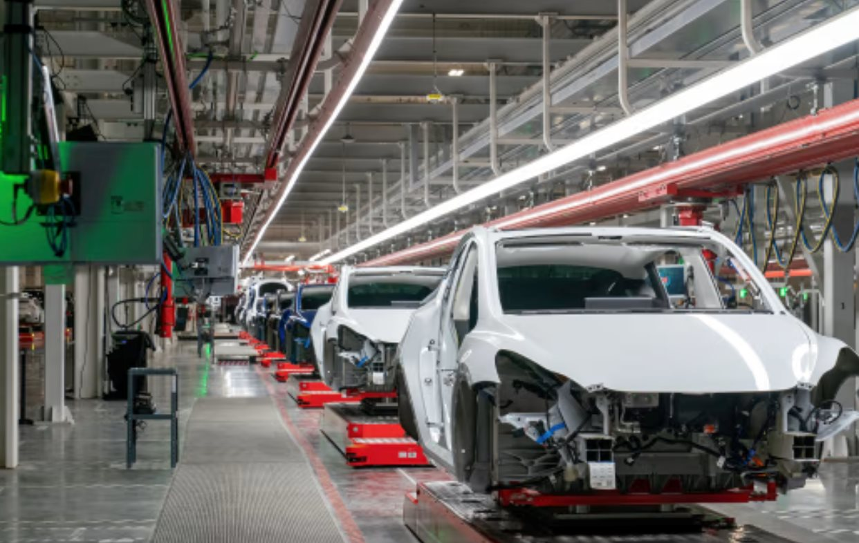 Elon Musk đặt cược tương lai Tesla vào chiếc xe không vô lăng, không phanh: Sản xuất 2 triệu chiếc mỗi năm, nếu thành công sẽ thay đổi cả ngành xe điện- Ảnh 1.