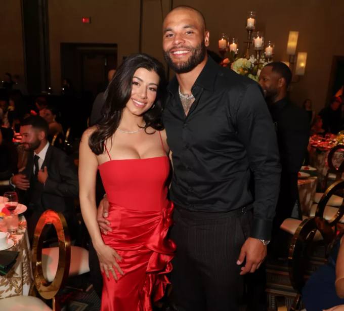 Dak Prescott và Sarah Jane Ramos khi còn mặn nồng. Ảnh: Gateway