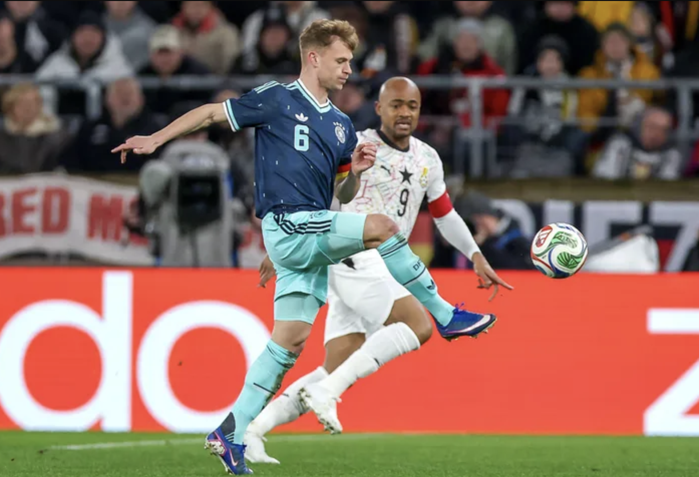 Sao dự bị lập công phút 88, Đức thắng nghẹt thở Ghana - Ảnh 1.