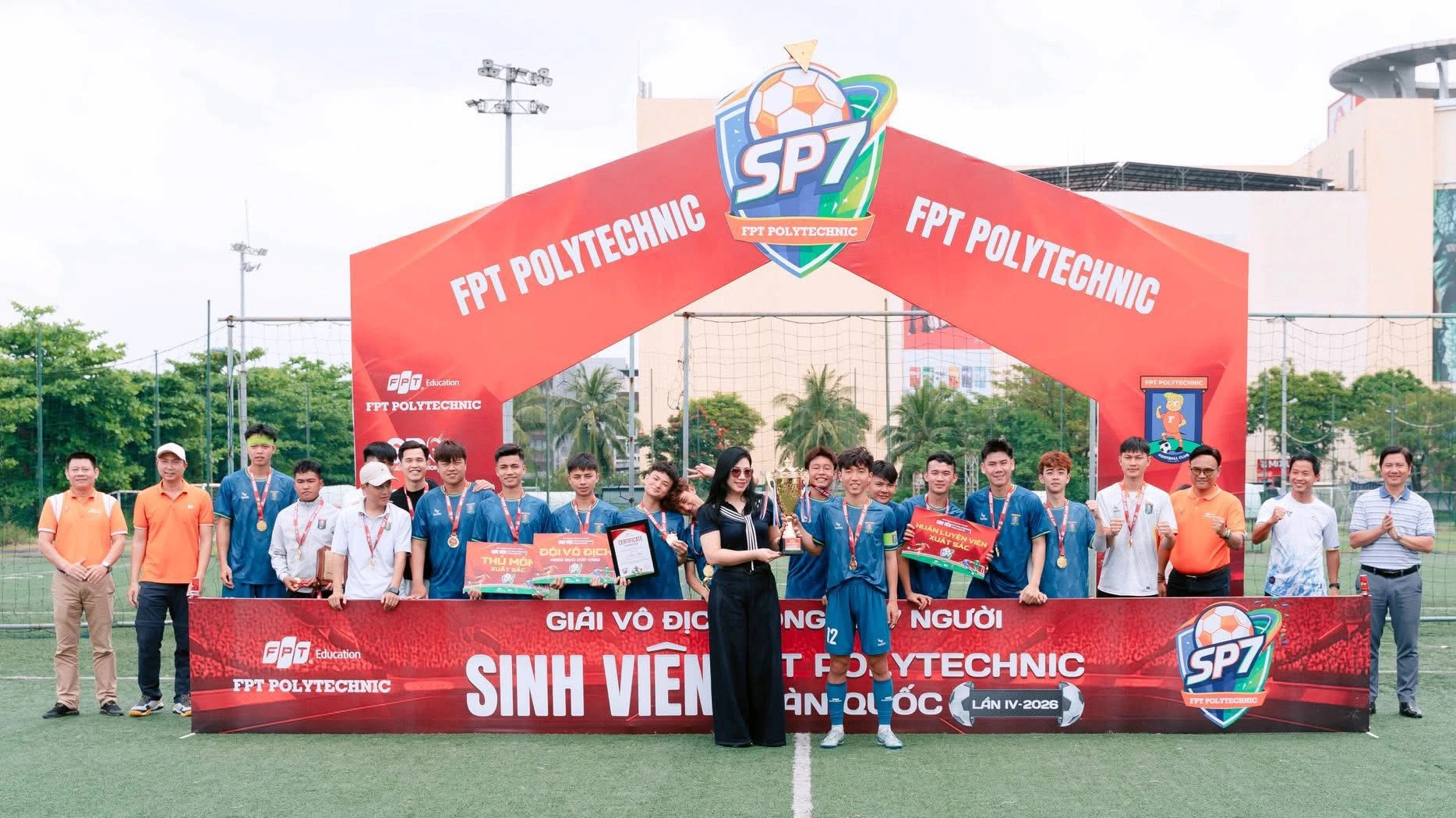 Sau hành trình rực lửa, FPT Polytechnic Đà Nẵng chạm tay cúp vàng SP7 2026- Ảnh 1.
