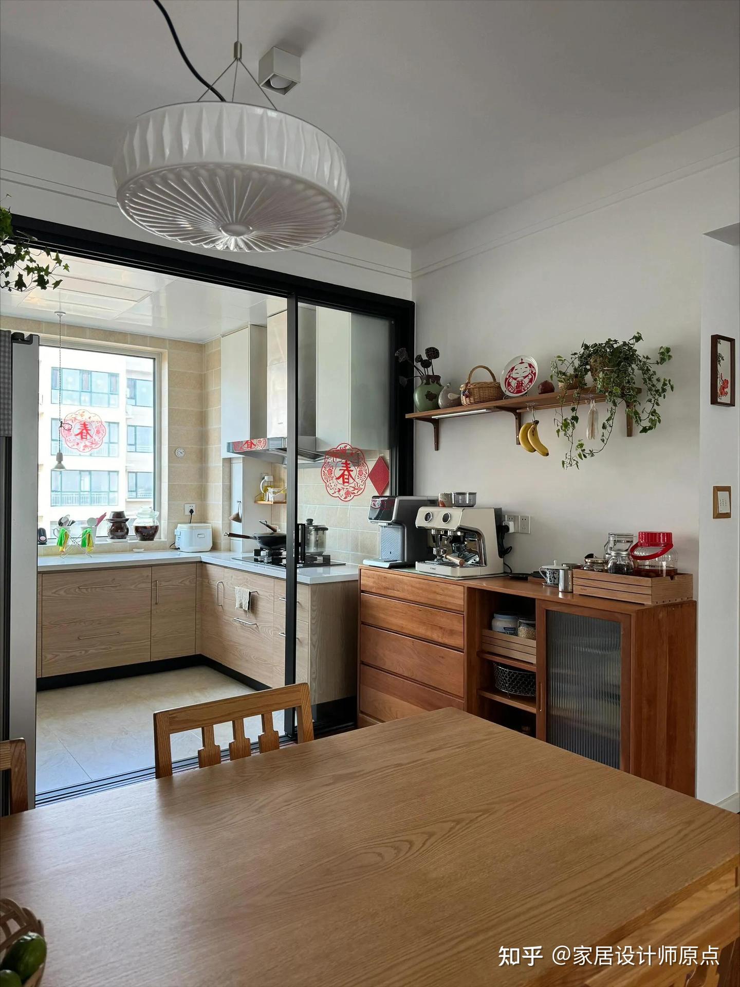 Sau khi tận mắt nhìn căn nhà của một phụ nữ 50 tuổi, tôi mới hiểu: Nhà sạch chính là phong thủy tốt nhất - riêng căn bếp của bà khiến hàng nghìn người học theo- Ảnh 11.