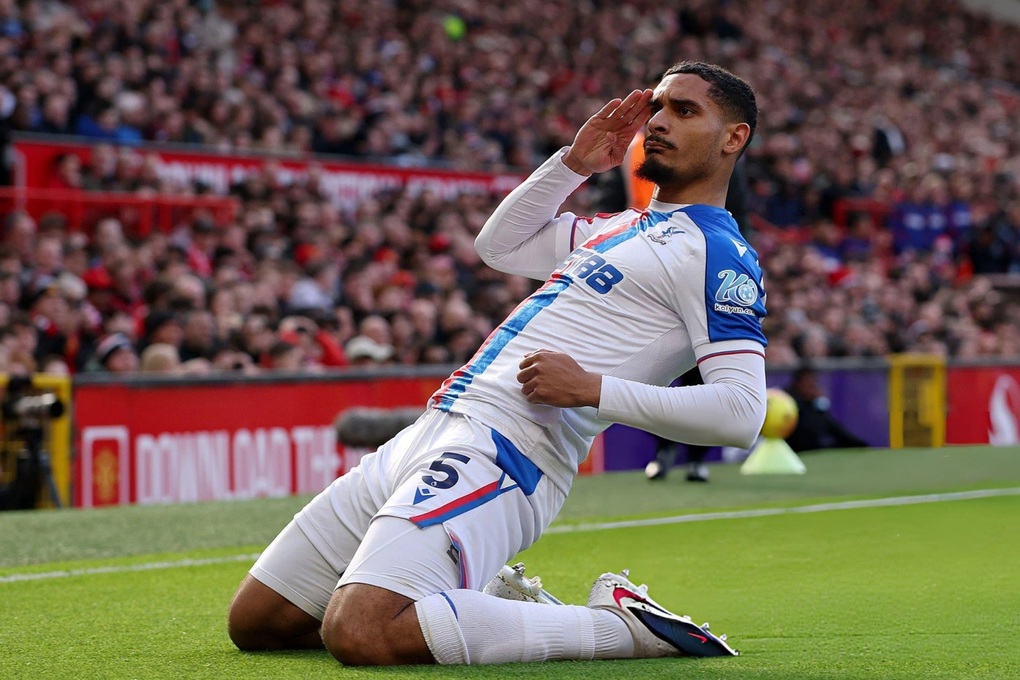 Sesko tiếp đà thăng hoa, Man Utd ngược dòng thắng Crystal Palace - 1
