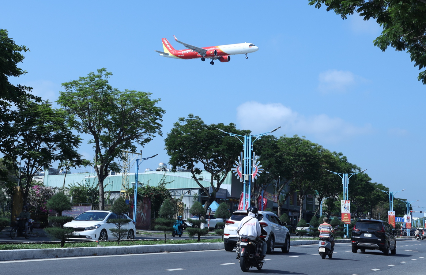 Drone xâm phạm sân bay Đà Nẵng: Siết chặt quản lý từ mặt đất đến bầu trời- Ảnh 1.