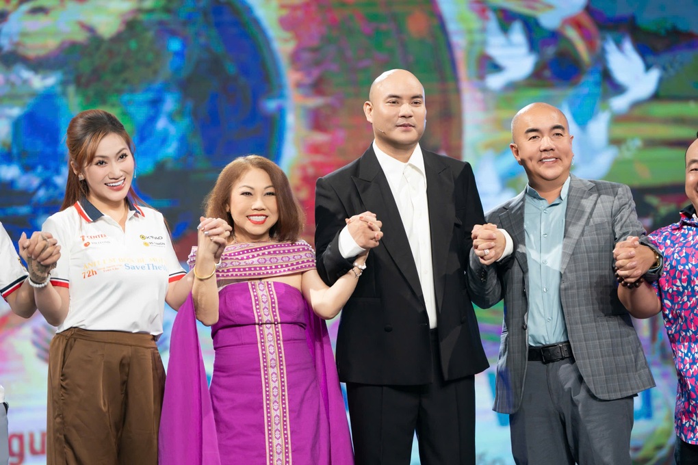 Siu Black lần đầu trở lại sân khấu sau biến cố sức khỏe - 1