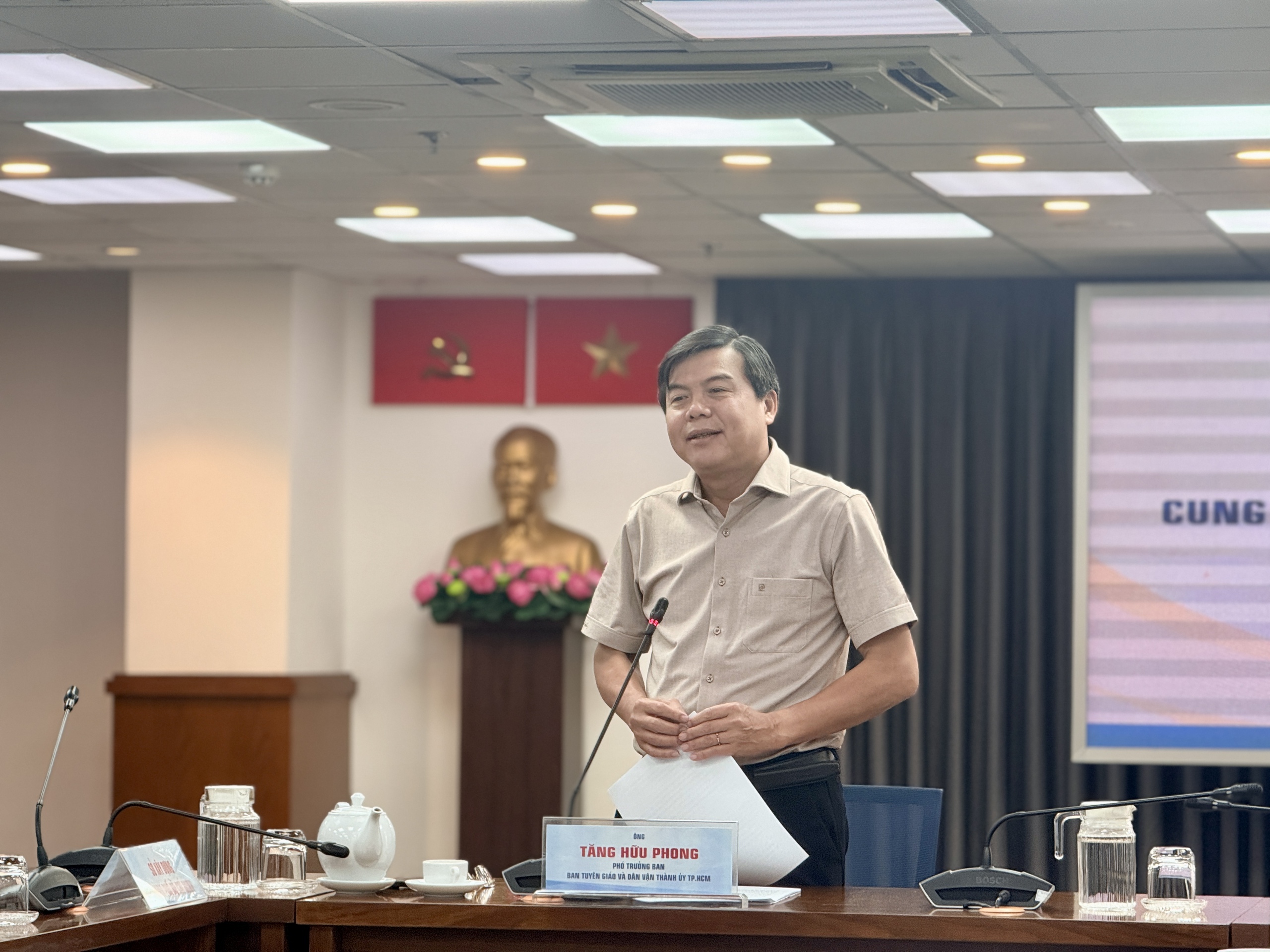 Có nên tháo dỡ vòng xoay Điện Biên Phủ khi kẹt xe vẫn kéo dài? - Ảnh 1.