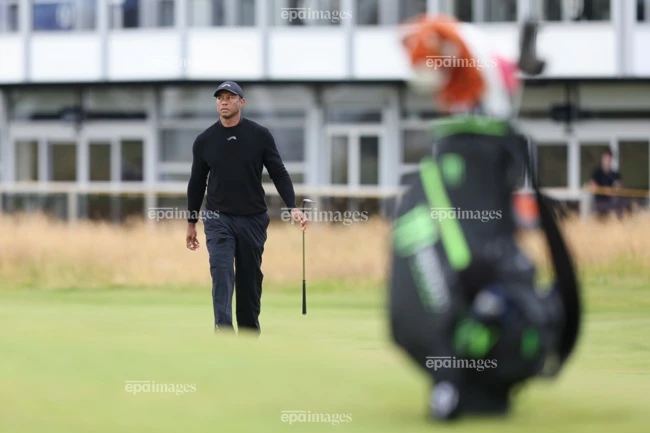 Siêu sao golf Tiger Woods lại bị bắt. Ảnh: EPA. soc-sieu-sao-tiger-woods-bi-bat-sau-cu-lat-xe-kinh-hoang-o-florida (5).jpg