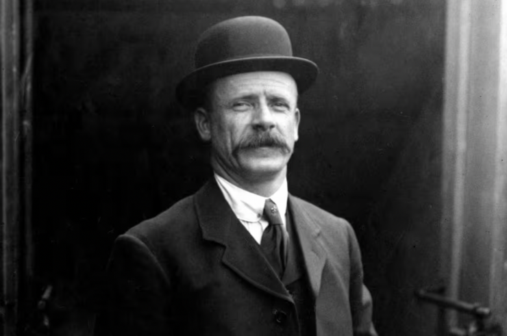 Thủy thủ Thomas Jones là người chịu trách nhiệm về xuồng cứu sinh số 8. Ảnh: Mirrorpix