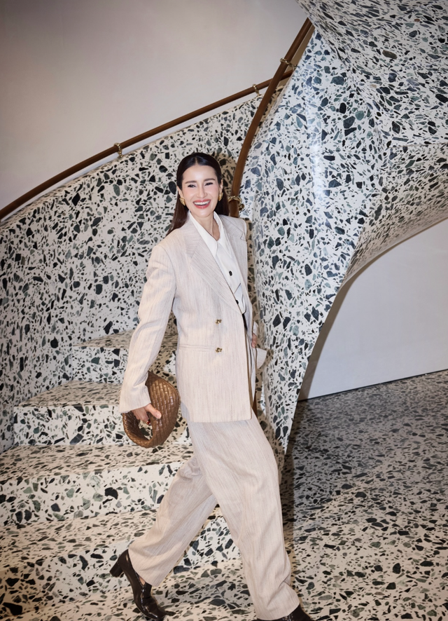 Sức hút của blazer phom rộng trong tủ đồ quý cô hiện đại- Ảnh 8.