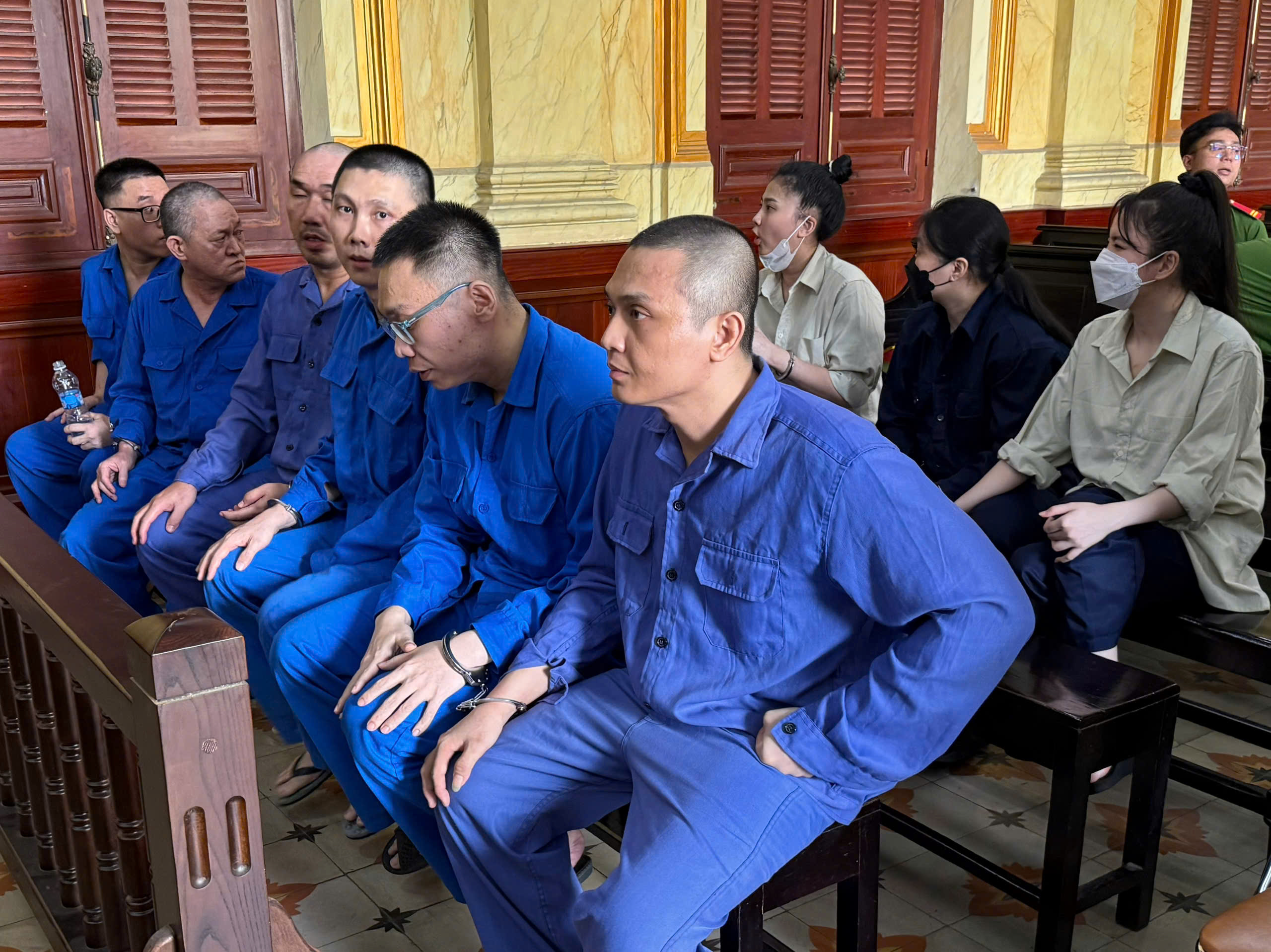 TAND TPHCM vừa tuyên 4 án tử hình, nhiều bị cáo nhận án chung thân - Ảnh 1.