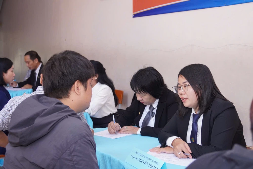 Luật sư công.jpeg