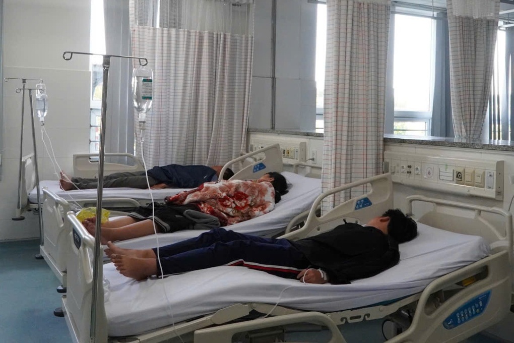 TPHCM: Số ca nghi ngộ độc sau ăn bánh mì ở phường Vũng Tàu tăng lên 54 - 1