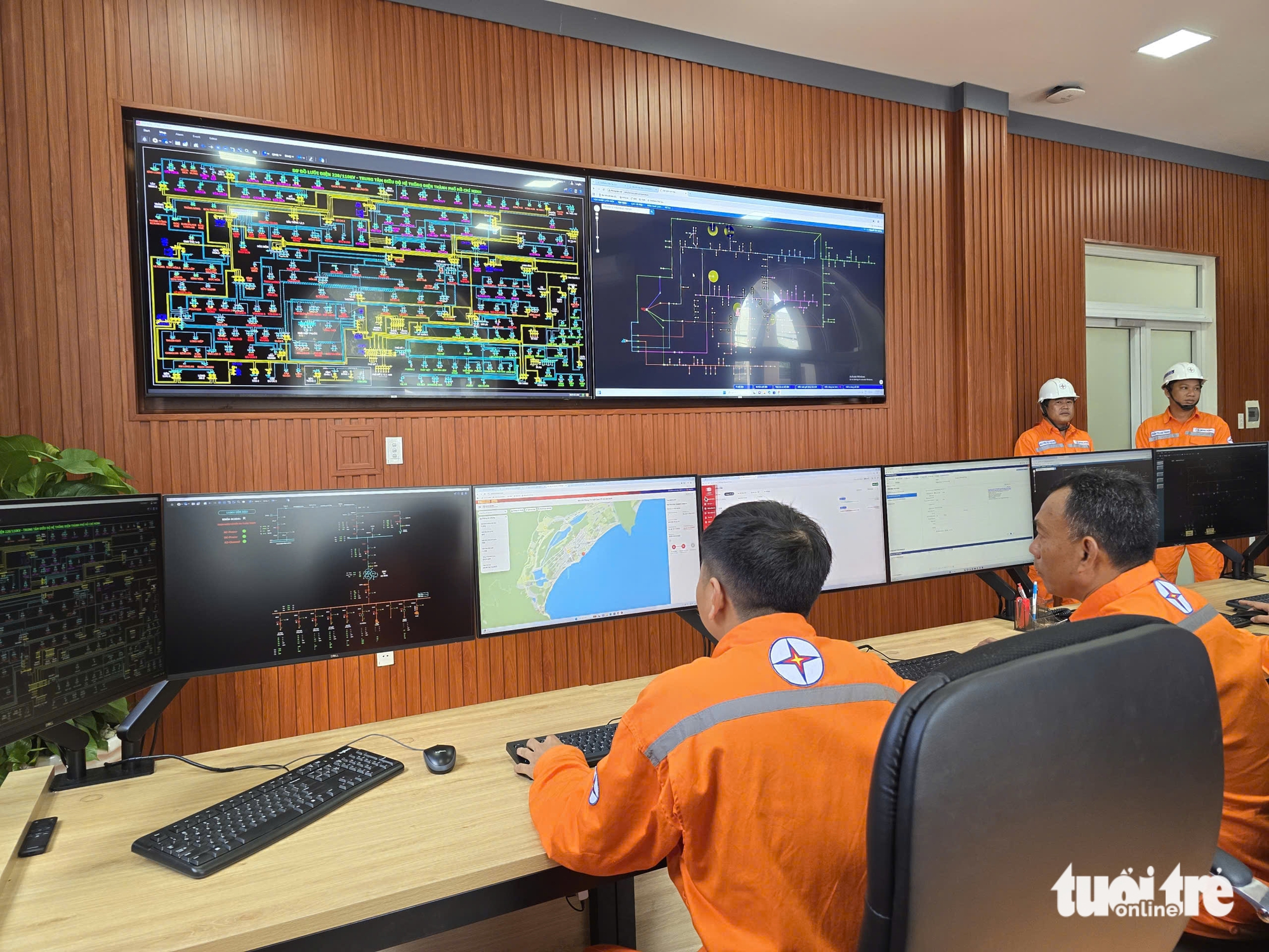 TP.HCM đôn đốc triển khai loạt dự án điện, yêu cầu rút ngắn tiến độ 3 - 6 tháng 1 TP.HCM đôn đốc triển khai loạt dự án điện, yêu cầu rút ngắn tiến độ 3 - 6 tháng - Ảnh 1.