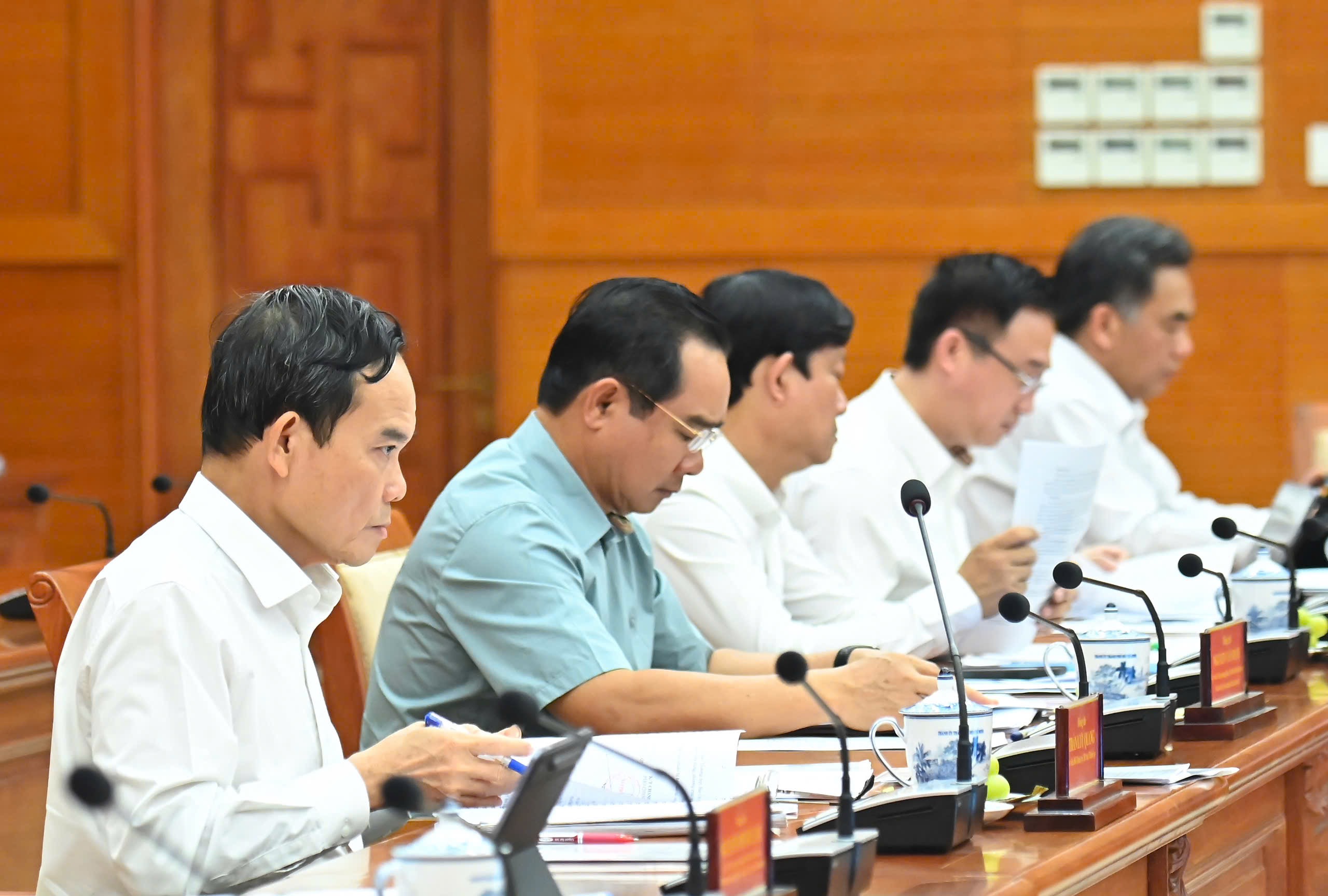 TP.HCM họp trực tuyến với 168 phường, xã, đặc khu về công tác chuẩn bị bầu cử - Ảnh 2. bầu cử - Ảnh 2.