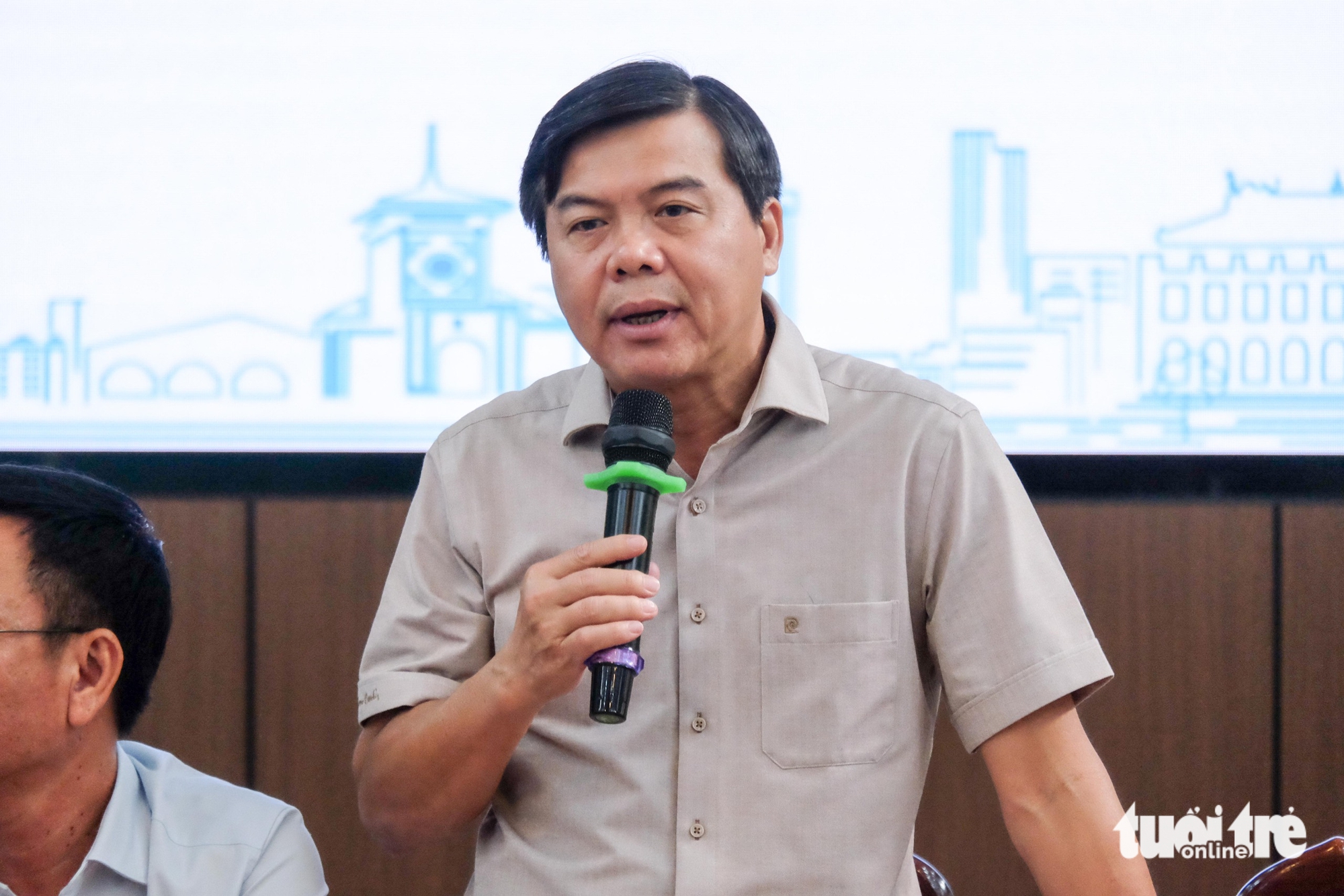 TP.HCM phát clip hướng dẫn bỏ phiếu, phân luồng giờ đi bầu để tránh ùn ứ - Ảnh 1.