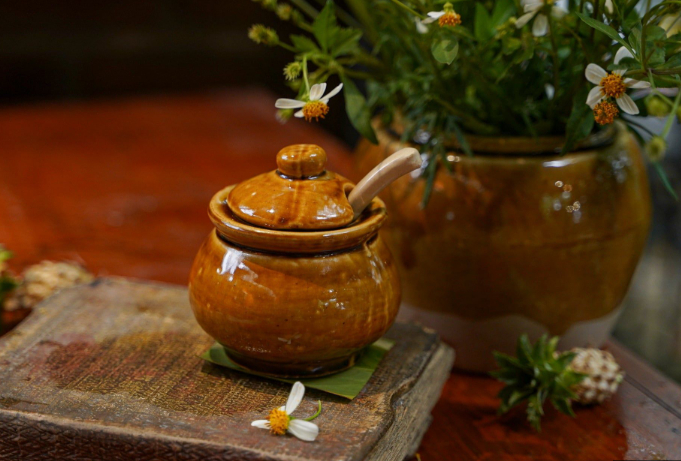 Mẹo đặt 3 vật này cạnh bếp nấu: Tài lộc tự tìm đường về, gia đạo êm ấm đến bất ngờ- Ảnh 2.