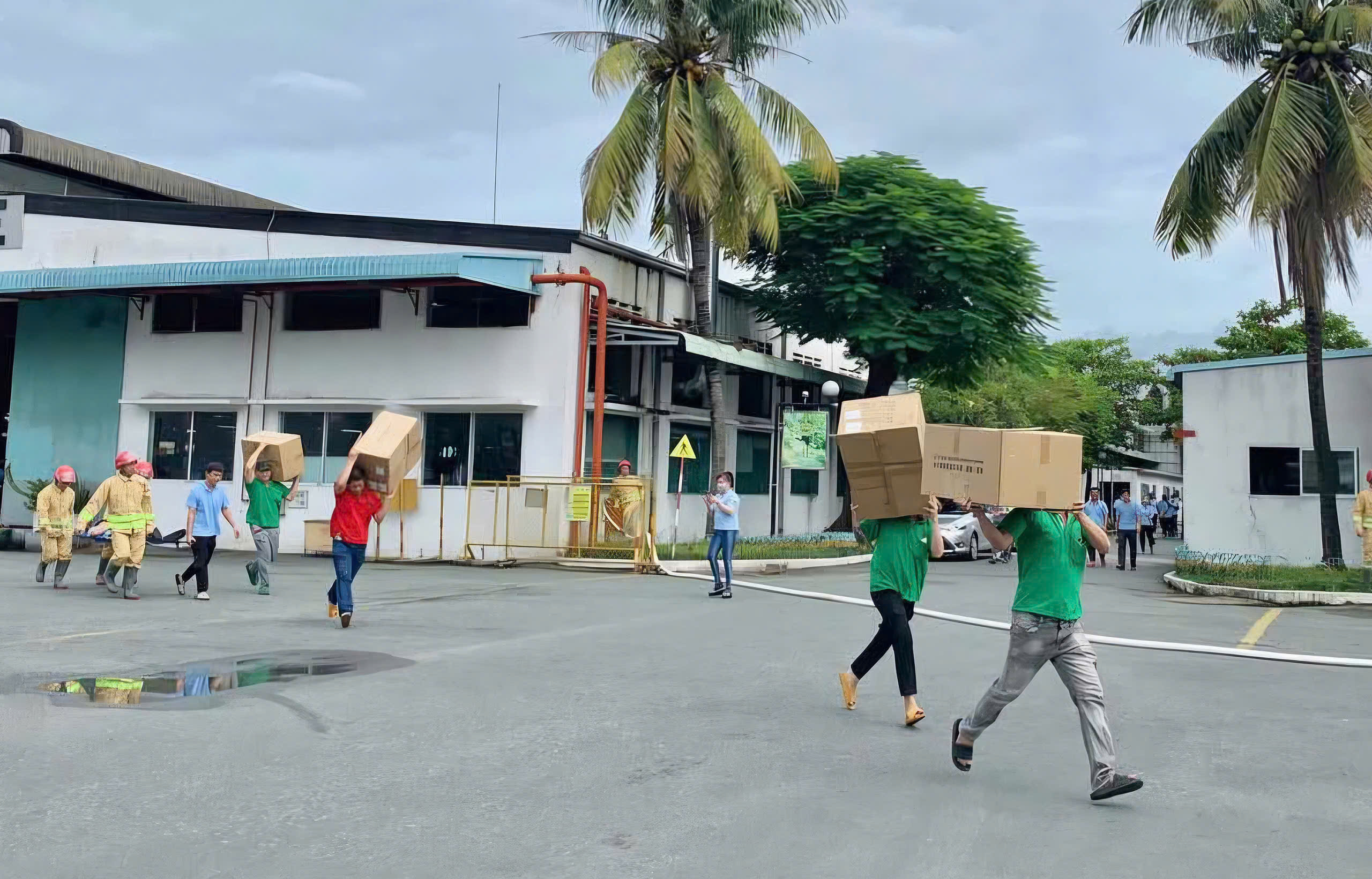 Tai nạn lao động vẫn nhức nhối - Ảnh 1.