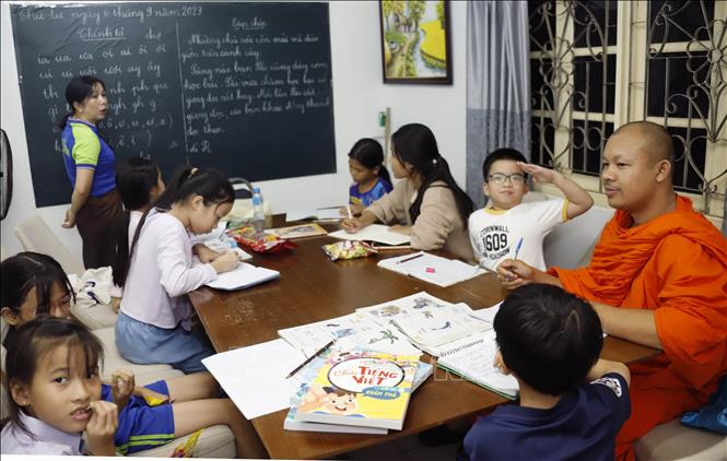 Tại sao người Lào nói tiếng Việt giỏi?- Ảnh 1.