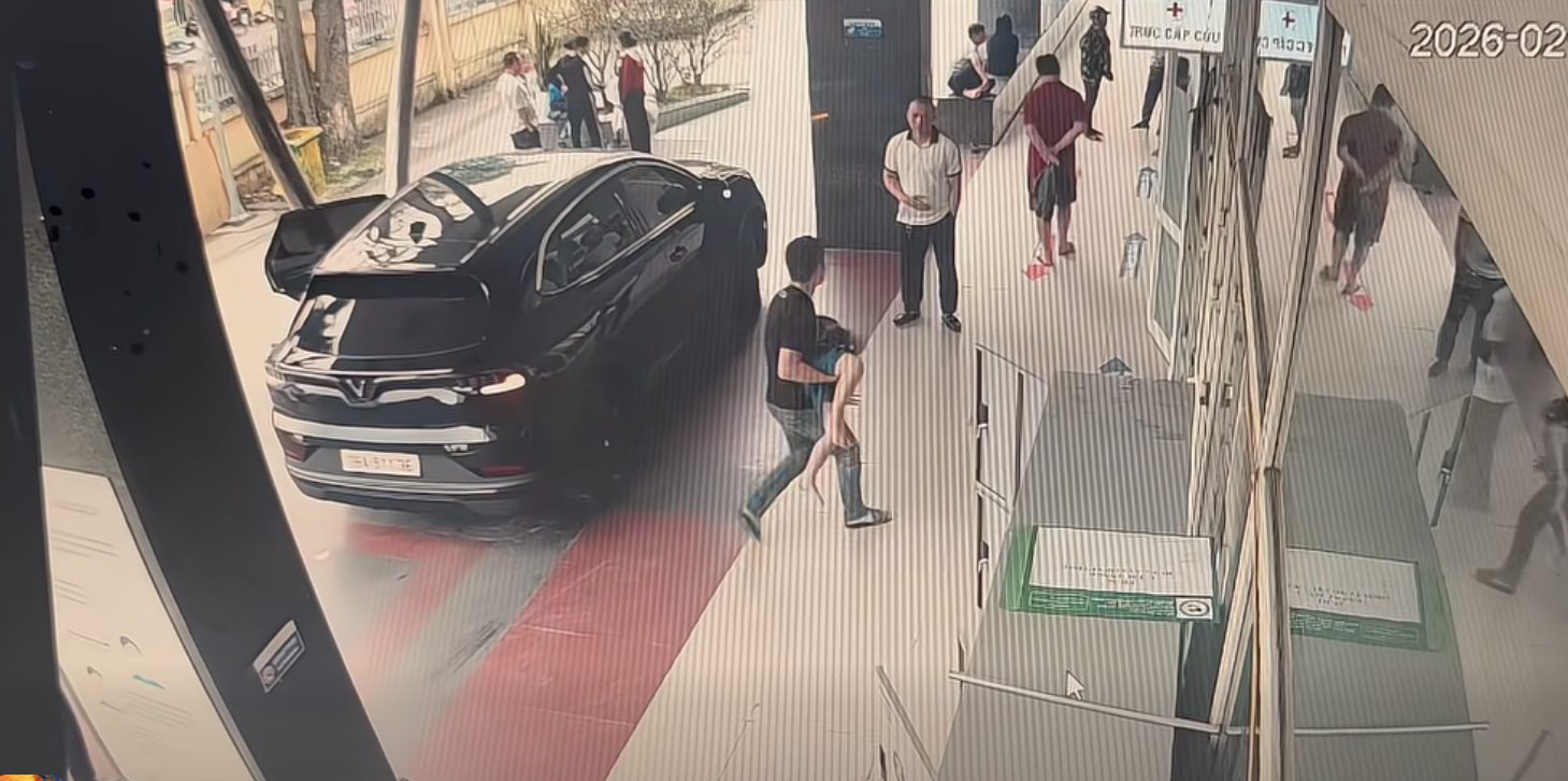 vượt đèn đỏ - Ảnh 1.