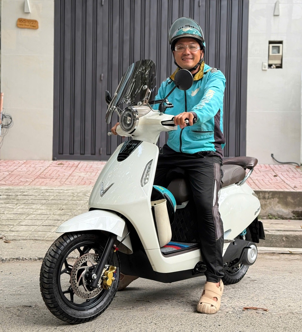 Tài xế xe máy điện VinFast: Chạy 50.000km chưa phải sửa, thu nhập gần 20 triệu đồng/tháng - 1