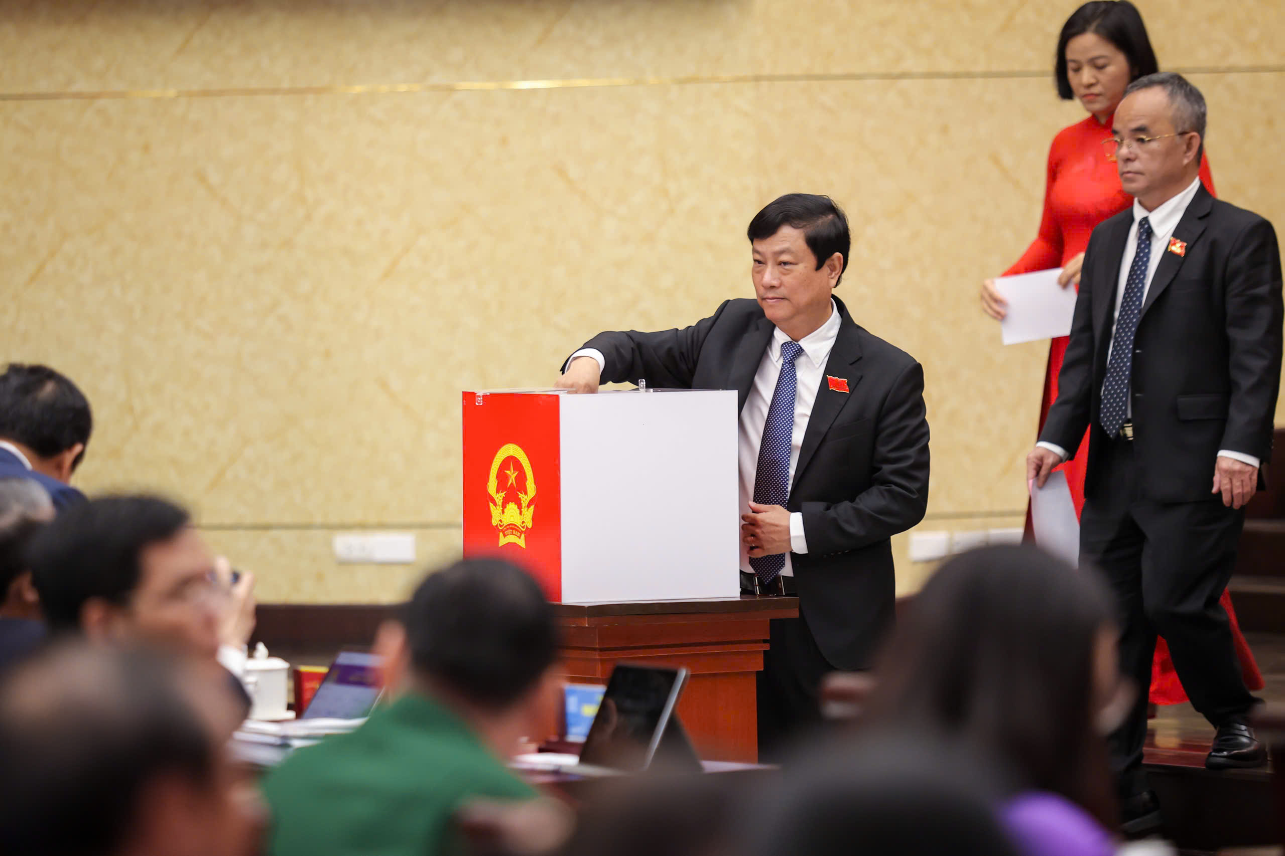 Tăng cường giám sát thực hiện nghị quyết, kết luận, cam kết của đại biểu 1 Tăng cường giám sát thực hiện nghị quyết, kết luận, cam kết của đại biểu - Ảnh 1.