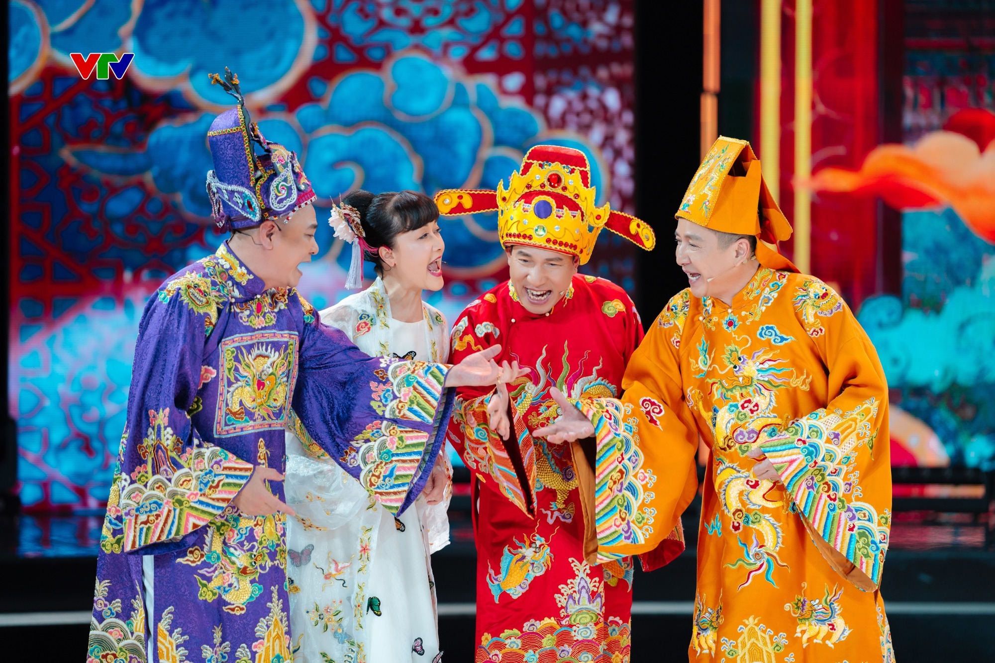 Táo Quân 'trái mùa' vẫn gây sốt- Ảnh 1.