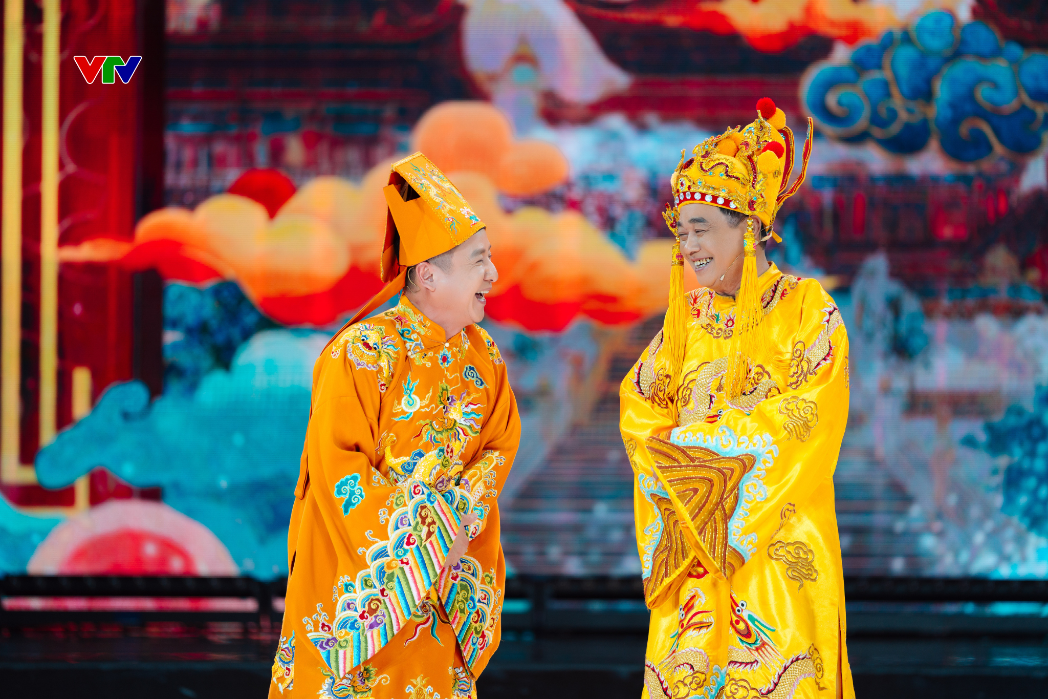 Táo Quân 'trái mùa' vẫn gây sốt- Ảnh 2.