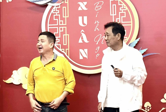 Nghệ sĩ Chí Trung, Quốc Khánh trong một buổi tập. Ảnh: Nhân vật cung cấp