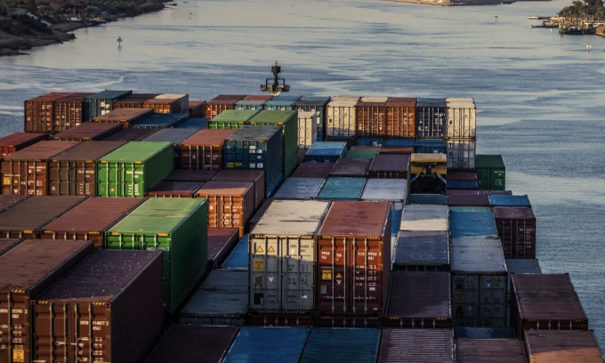 Các hãng vận tải biển chuyển hướng tàu vòng qua Mũi Hảo Vọng sau các cuộc không kích vào Iran. Ảnh: RTÉ