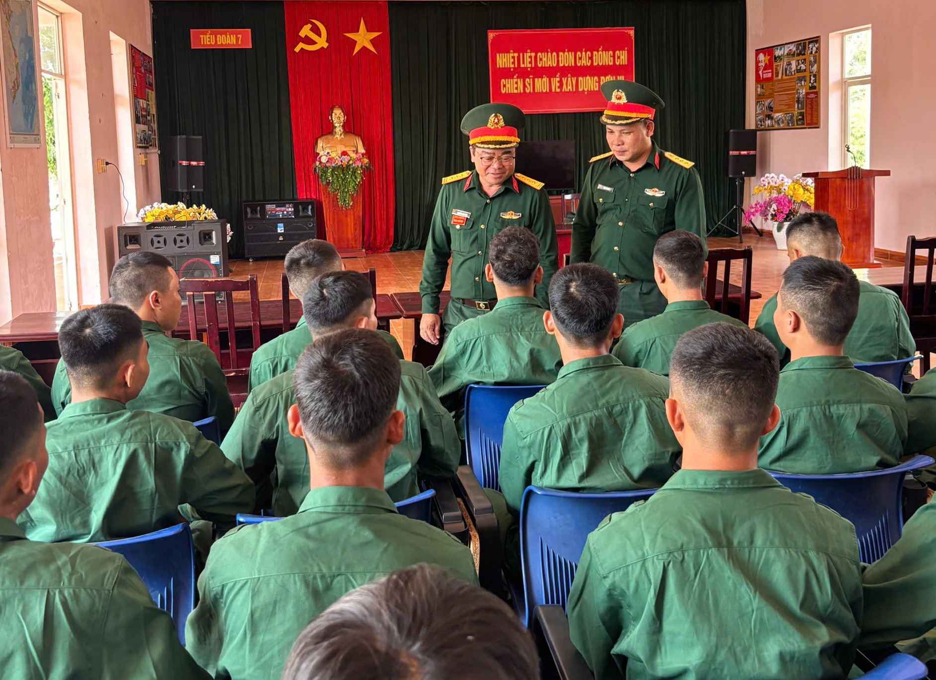 Giao nhận quân 2026: Thanh niên Gia Lai và Lâm Đồng sẵn sàng lên đường nhập ngũ - Ảnh 4. Giao nhận quân 2026: Thanh niên Gia Lai và Lâm Đồng sẵn sàng lên đường nhập ngũ - Ảnh 4.