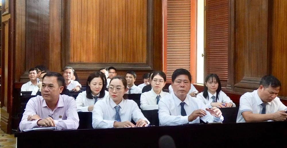 Phẩm chất chính trị, đạo đức của luật sư được hun đúc, trau dồi qua giao tiếp, nhận thức, tiếp cận thông tin trong cuộc sống cũng như trong quá trình tập sự, hành nghề. Ảnh minh hoạ: SONG MAI luat su.jpg