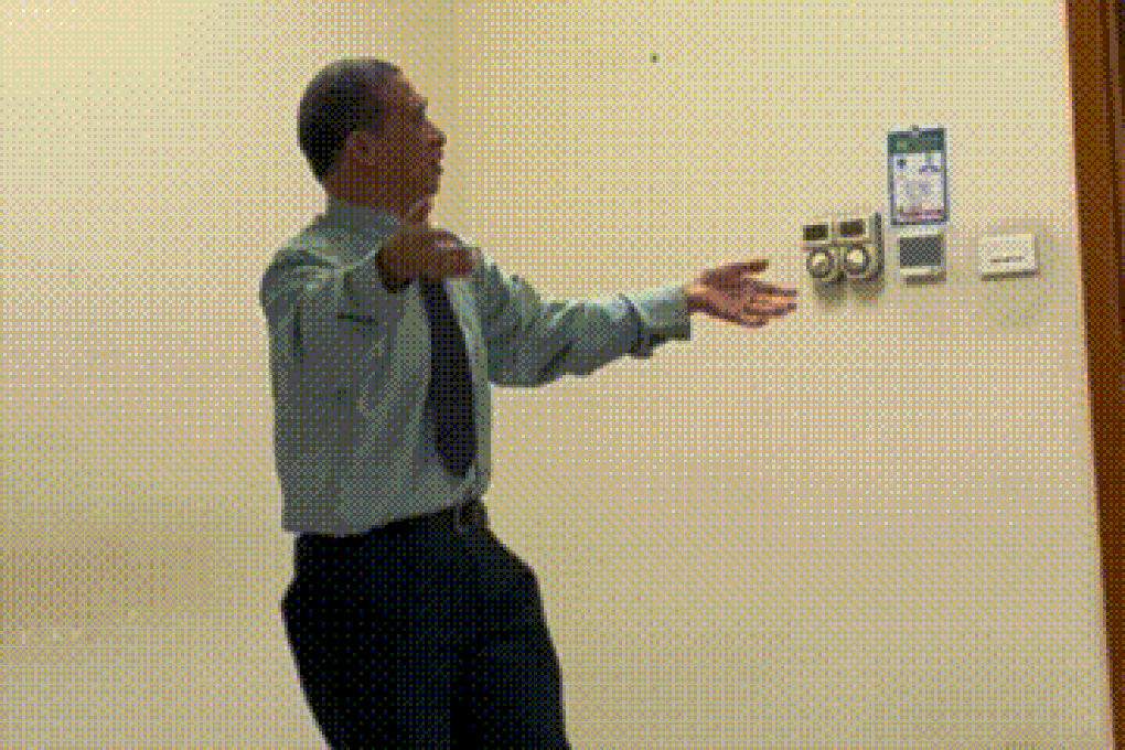 Thầy giáo “nhún nhảy” giữa lớp học gây sốt, sinh viên tiết lộ điều đặc biệt - 1