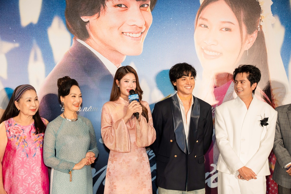 Thiên Ân xuất hiện cùng bố, nói về việc bị chê bai nhan sắc khi để mặt mộc - 1