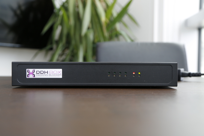 F-DDH Box có kích thước nhỏ gọn tương tự một set-top box. Ảnh: