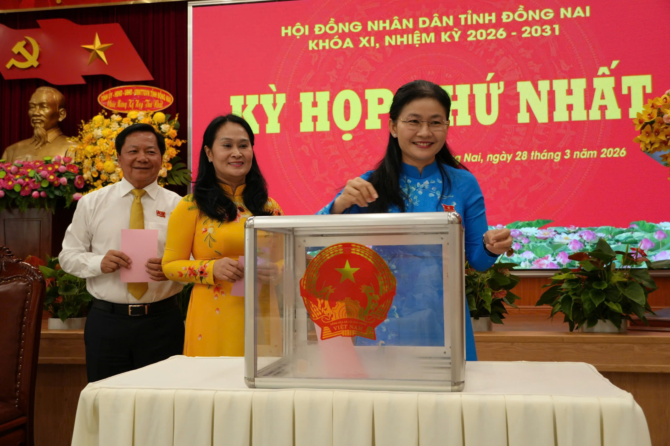 Thông qua nghị quyết tán thành chủ trương thành lập thành phố Đồng Nai- Ảnh 2. Thông qua nghị quyết tán thành chủ trương thành lập thành phố Đồng Nai- Ảnh 2.