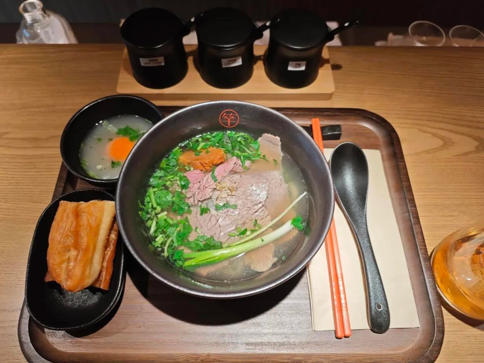 Thông tin bất ngờ quán phở của Chi Pu ở Trung Quốc sau thời gian dài im ắng - 2