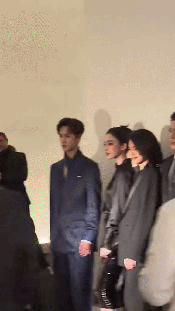 Thư Kỳ không ngại nhường vị trí center event cho Angelina Jolie- Ảnh 1.