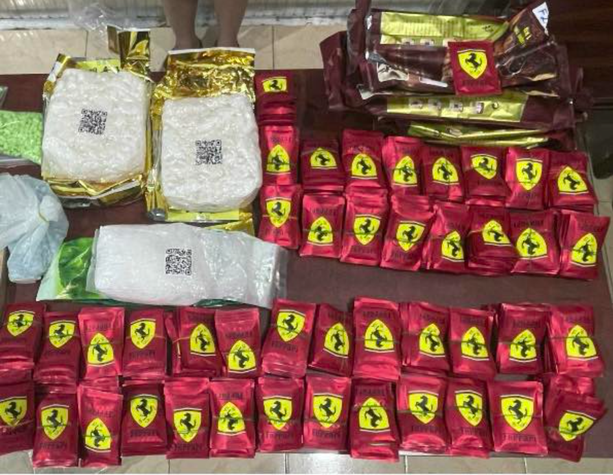 Triệt phá đường dây ma túy ngụy trang đơn Shopee: Thu giữ gần 30kg “hàng trắng”, 79 bị can bị truy tố- Ảnh 1.