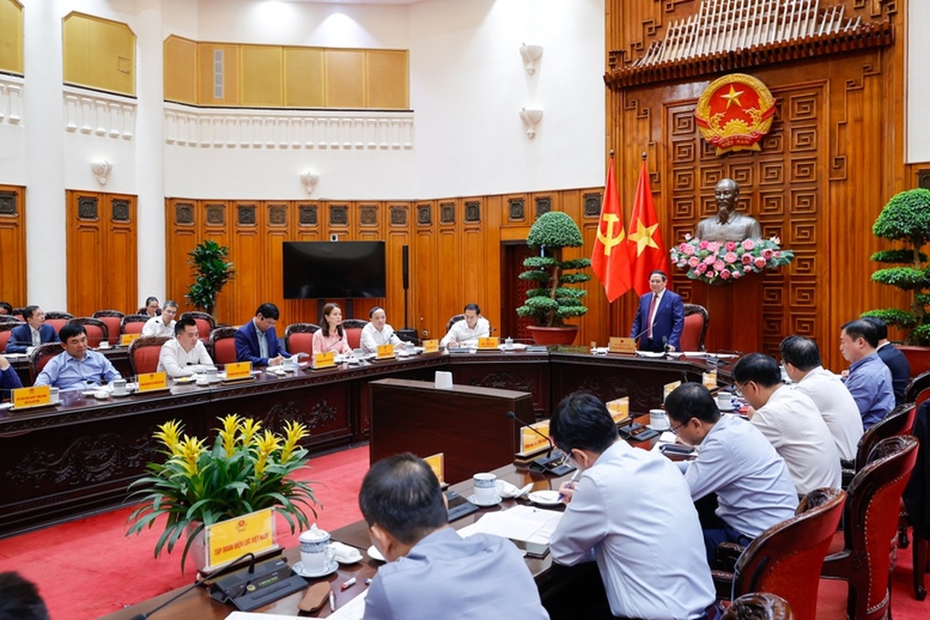 Thủ tướng: Giá xăng dầu được kiểm soát, bám sát giá thế giới - 1