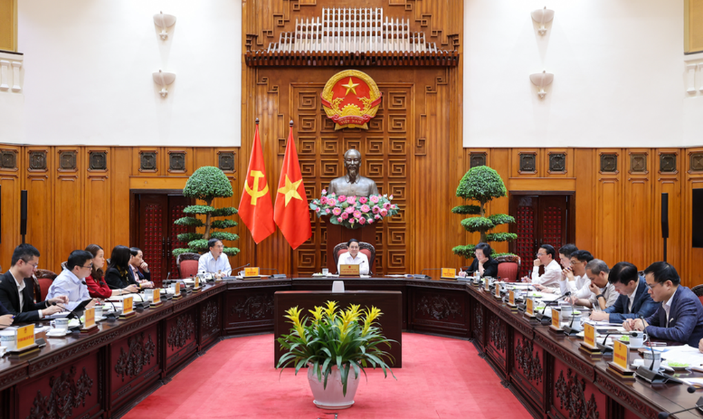 Thủ tướng: Khẩn trương xây dựng kho dự trữ xăng dầu chiến lược - 1