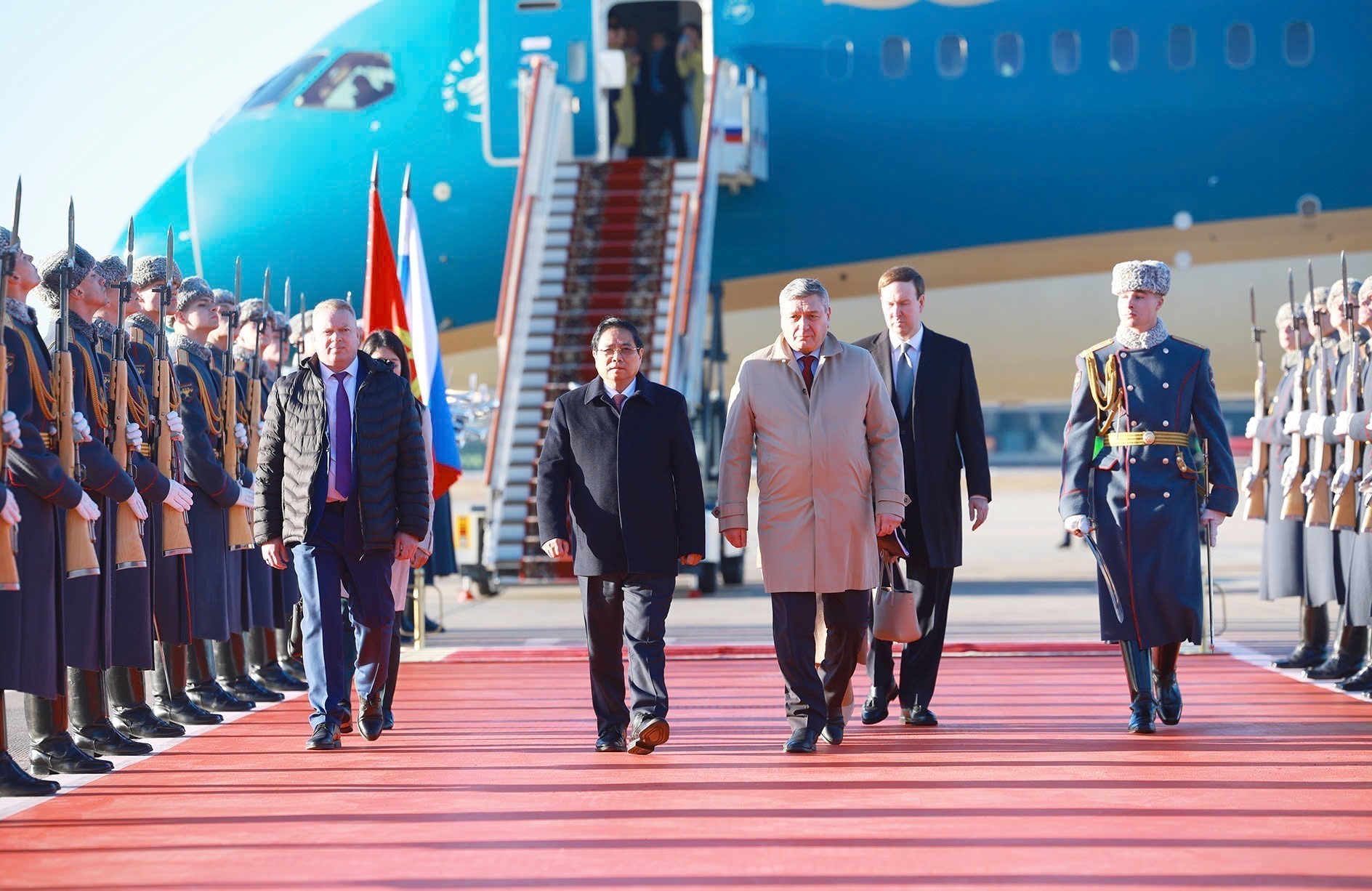 Thủ tướng Phạm Minh Chính gặp gỡ cộng đồng người Việt Nam tại Nga- Ảnh 1. Thủ tướng Phạm Minh Chính gặp gỡ cộng đồng người Việt Nam tại Nga- Ảnh 1.