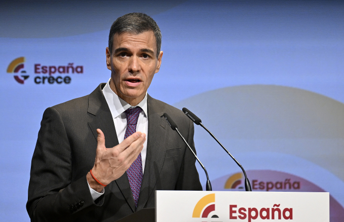 Thủ tướng Tây Ban Nha Pedro Sanchez phát biểu tại một sự kiện ở Madrid ngày 16/2. Ảnh: AFP