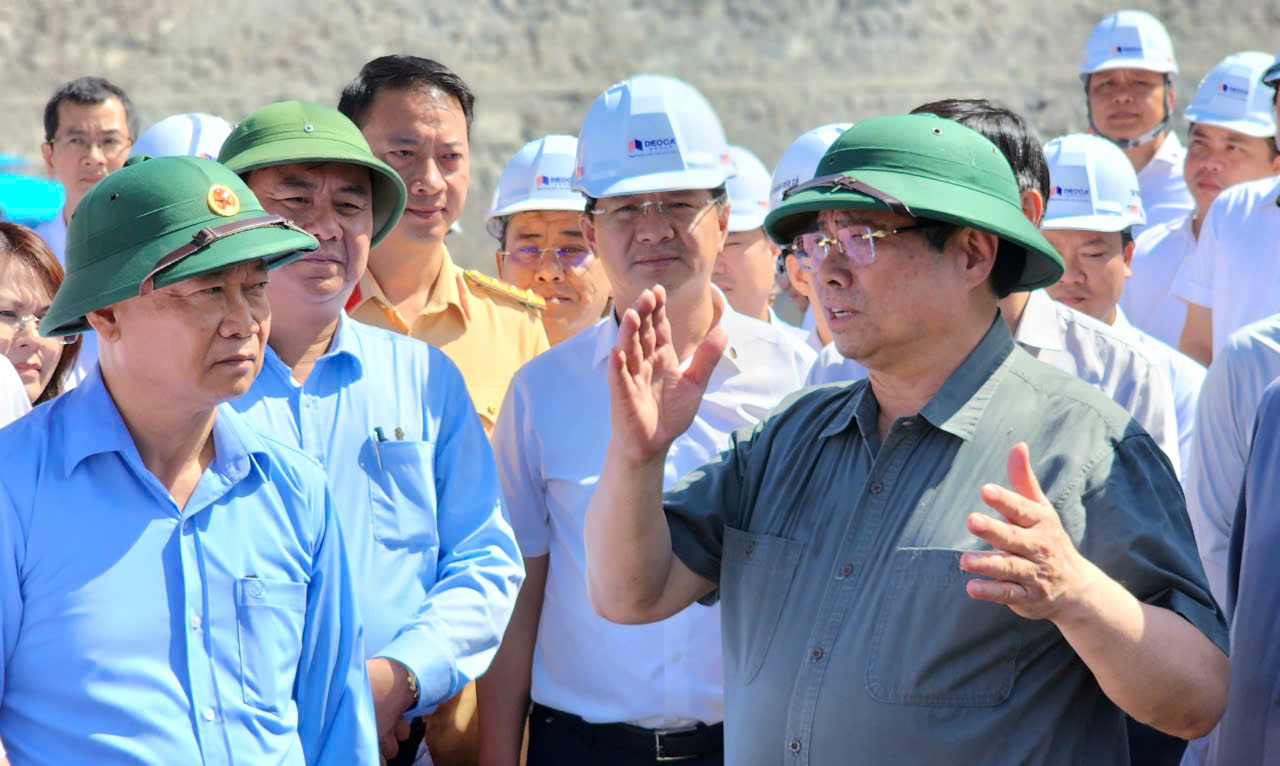 Thủ tướng yêu cầu sớm đưa vào khai thác các cao tốc qua Nam Trung Bộ 1 cao tốc Quảng Ngãi - Hoài Nhơn - Ảnh 1.