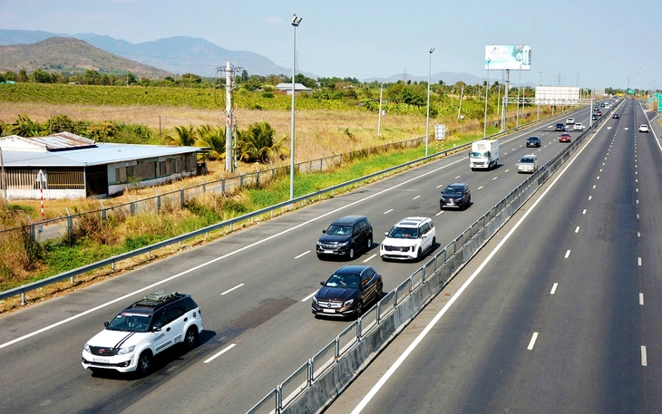 Thủ tướng Phạm Minh Chính: sớm đưa cao tốc Quảng Ngãi - Hoài Nhơn vào khai thác - Ảnh 5.