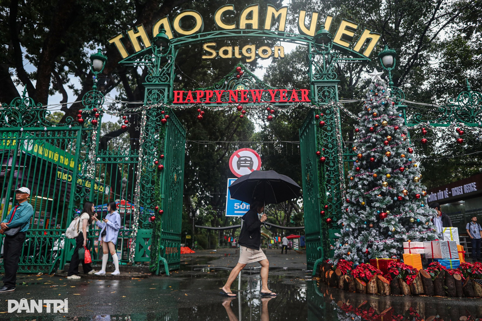 Thực hư vụ mẹ xin nước sôi pha sữa cho con ở Thảo Cầm Viên TPHCM bị từ chối - 1