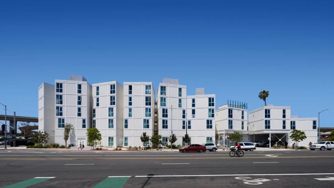 Thượng viện Mỹ đề xuất buộc nhà đầu tư lớn bán nhà cho thuê sau 7 năm - Ảnh 1.