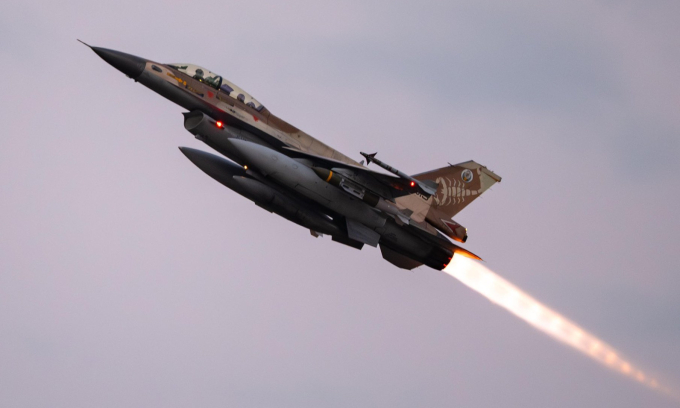 Tiêm kích F-16I Israel cất cánh tham gia không kích Iran trong ảnh công bố hôm 21/3. Ảnh: IDF