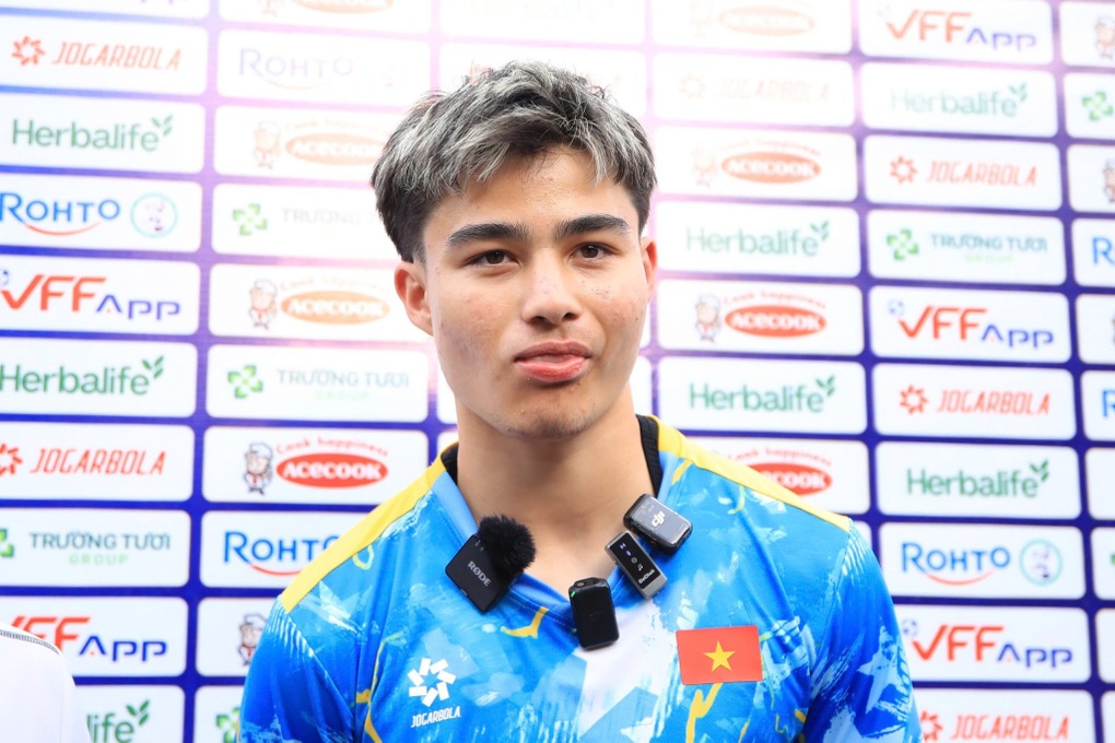 Tiền đạo Antonio Moric tự hào khi được khoác áo U23 Việt Nam - 1