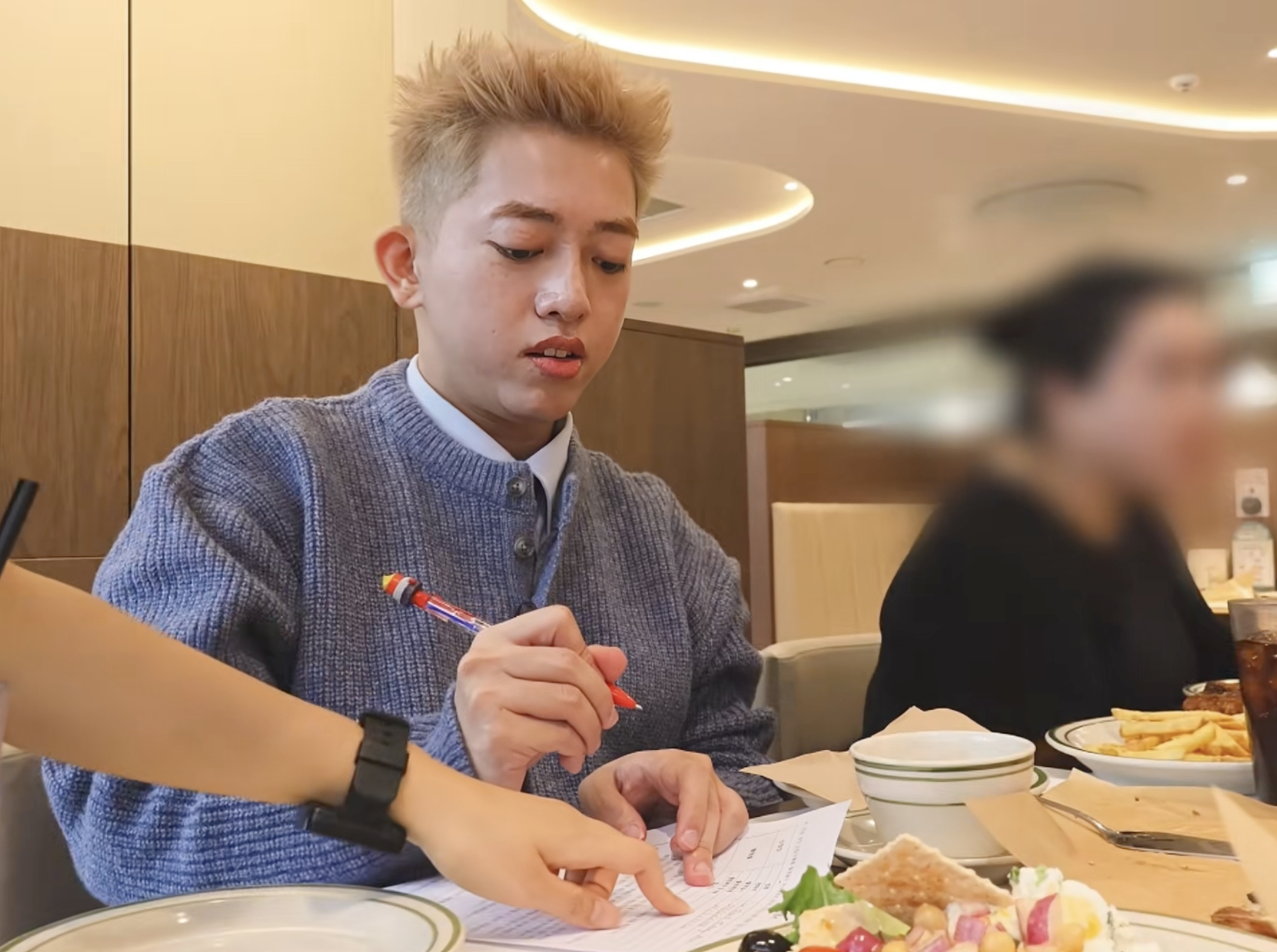 TikToker Việt 1,9 triệu follow Hoàng Anh Panda bất ngờ bị lập biên bản ngay giữa nhà hàng ở Hàn Quốc- Ảnh 1.