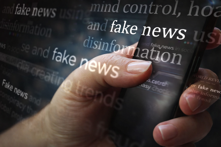 Tin giả làm bốc hơi 417 tỉ USD mỗi năm trên toàn cầu - Ảnh 1.