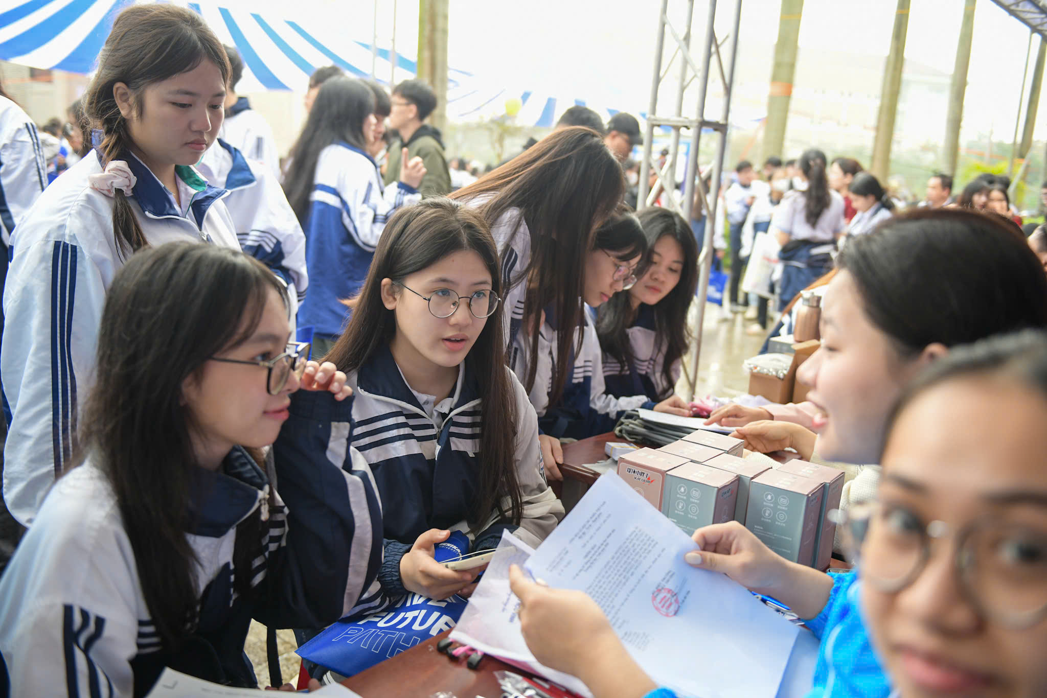 xe biển xanh - Ảnh 1.